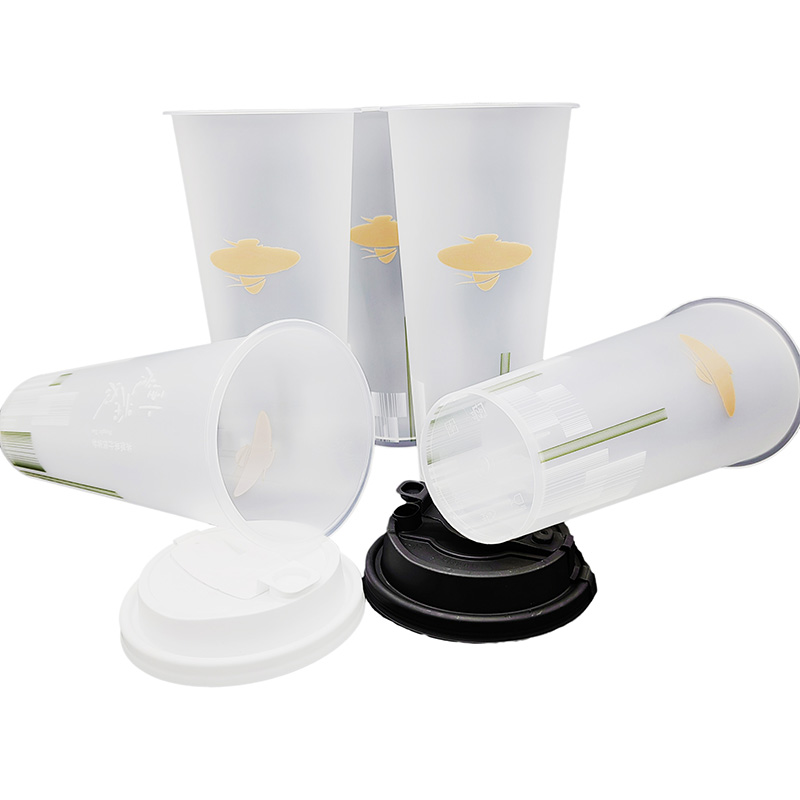 PP Platstic Beveage Cup w etykiecie pleśni